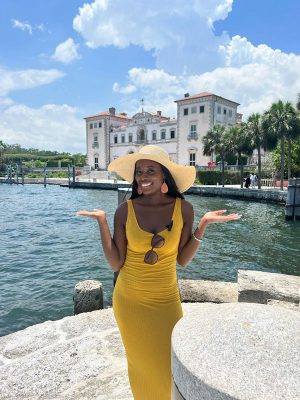 woman-in-front of-a-lake